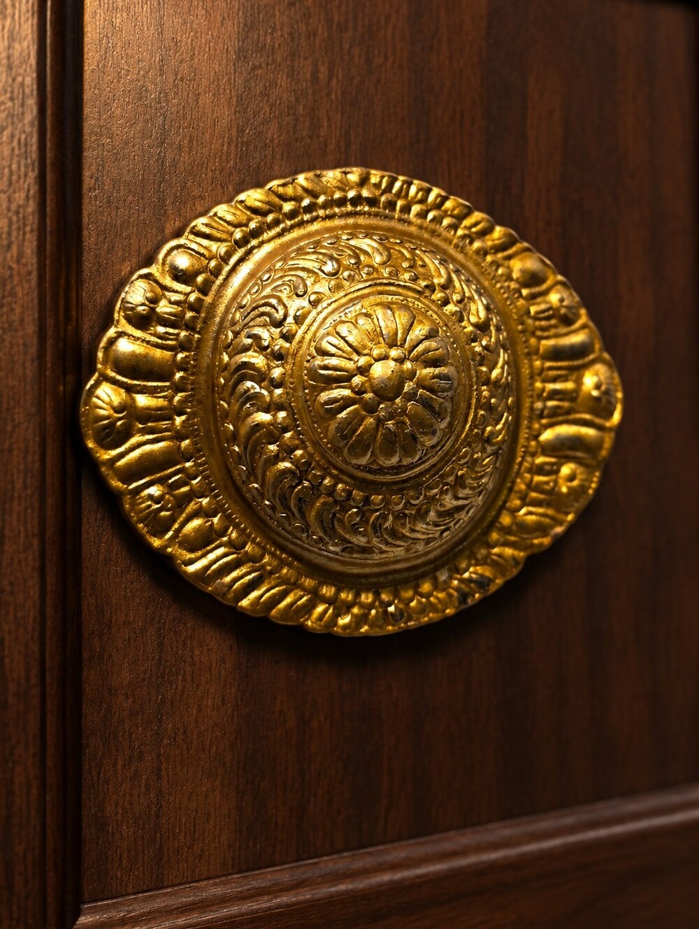Ornate Heavy Goldtone Metal Decorative Medallion Accent Belt Buckle